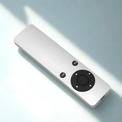 Apple TV Aluminium Ersatzfernbedienung unter natürlichem Licht – minimalistisches Design, kompatibel mit Apple TV1, TV2, TV3