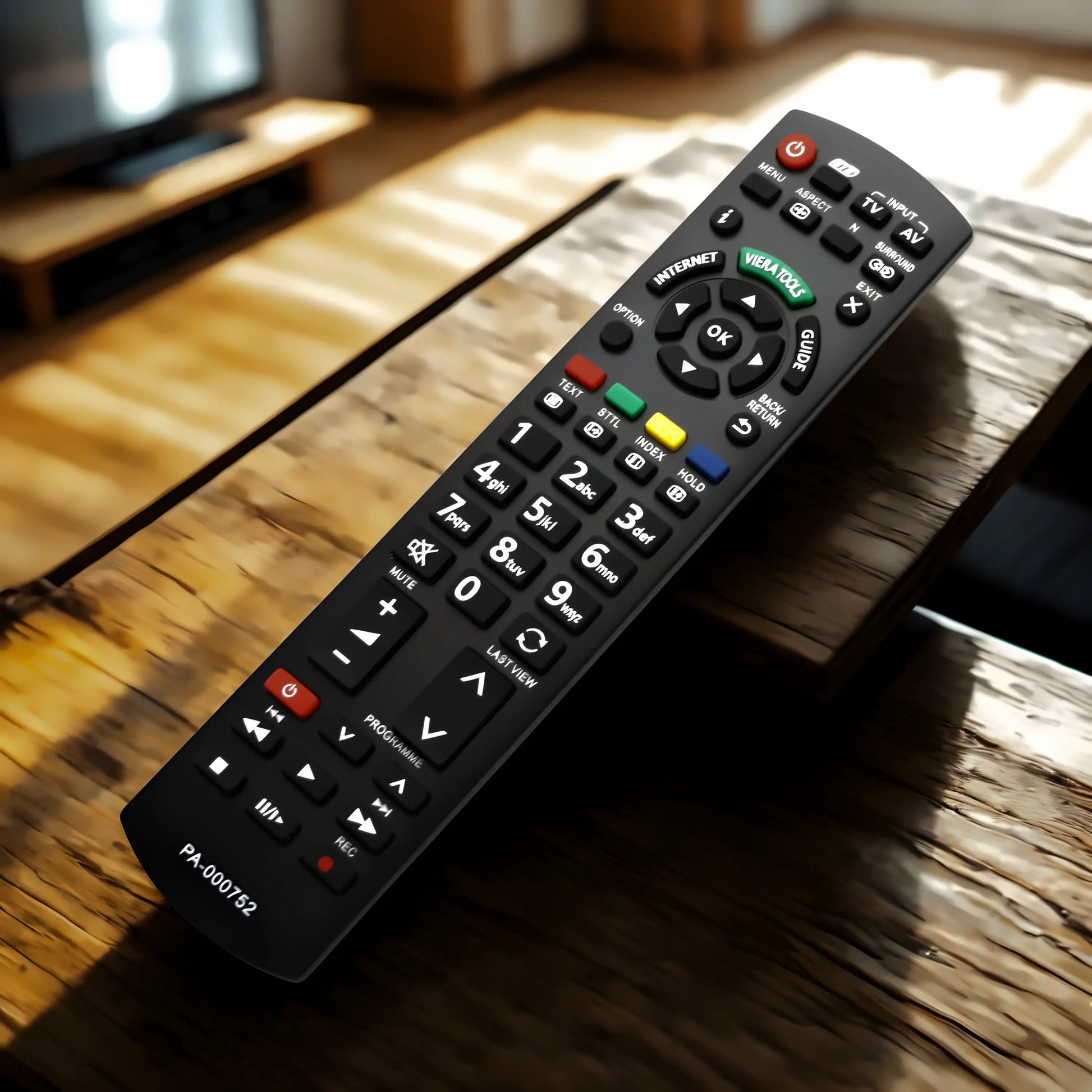 Panasonic N2QAYB000752 Ersatz Fernbedienung auf Holztisch im Wohnzimmer - Universal Remote Control für Viera LCD LED Plasma TV mit Internet und Viera Tools Button, sofort einsatzbereit ohne Programmierung